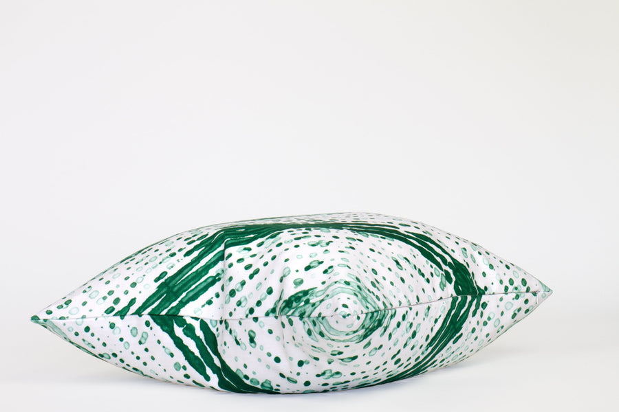 Side view 20” x 20” 100% linen glissando shibor pillow in emerald green with hidden zipper