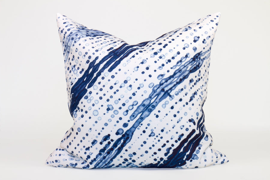 20” x 20” 100% linen reversible glissando shibori pillow in marine blue