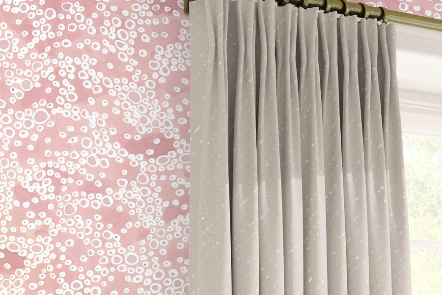  Venable Moore ‘‘Frizzante’ Pastel madder pink made-to-order, printed in the U.S.A. wallpaper on a wall with 100% European linen “Staccato Sbiancato’ Shibori curtains in flax natural and window 