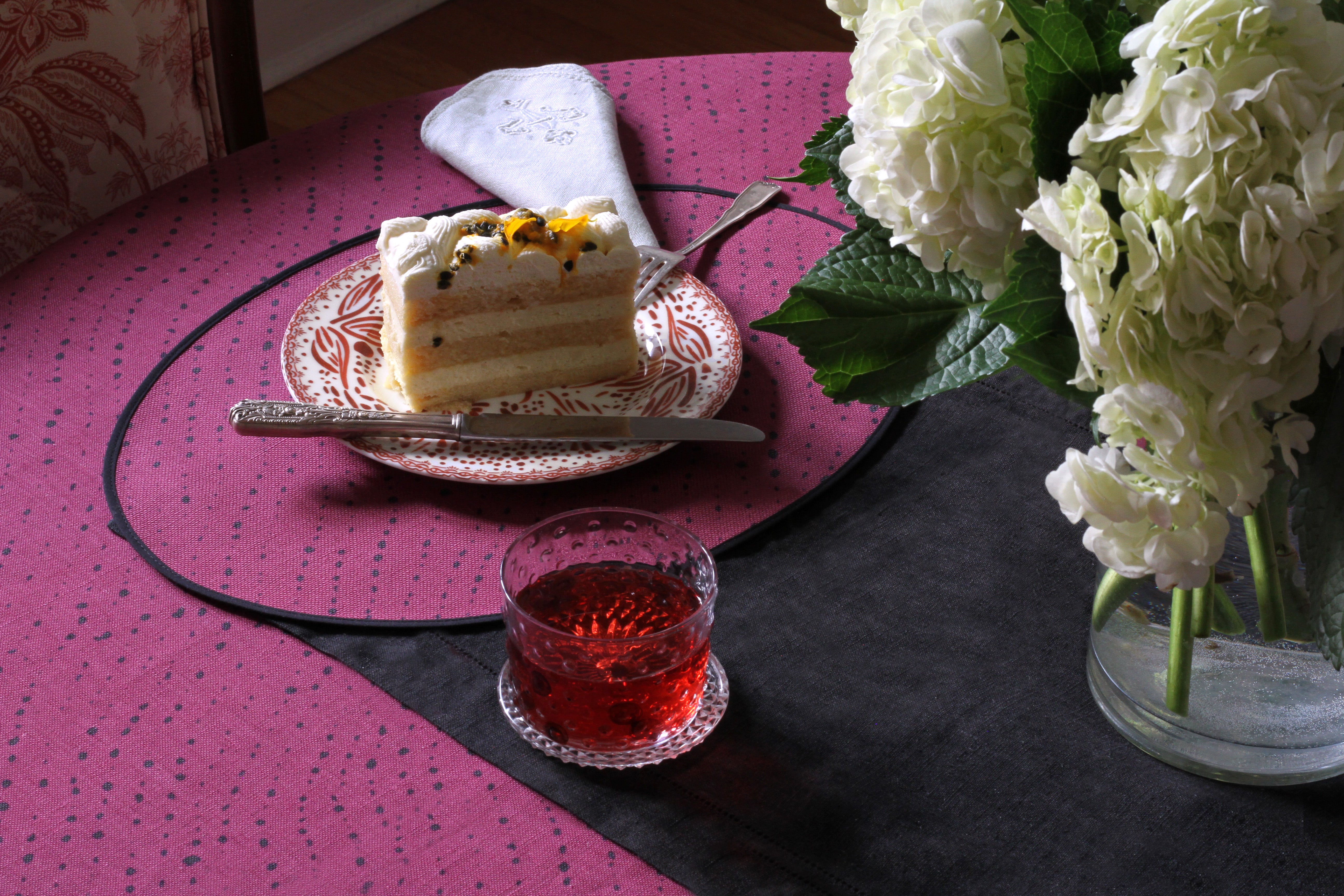 Cerise 'Staccato Nero' Shibori Linen Placemat