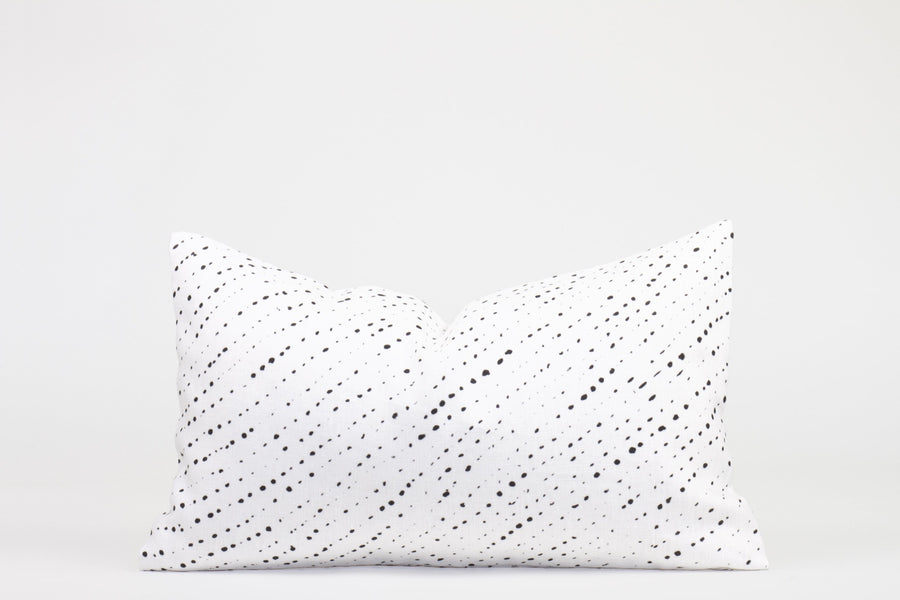 12” x 20” 100% linen reversible staccato nero shibori pillow in alabaster white