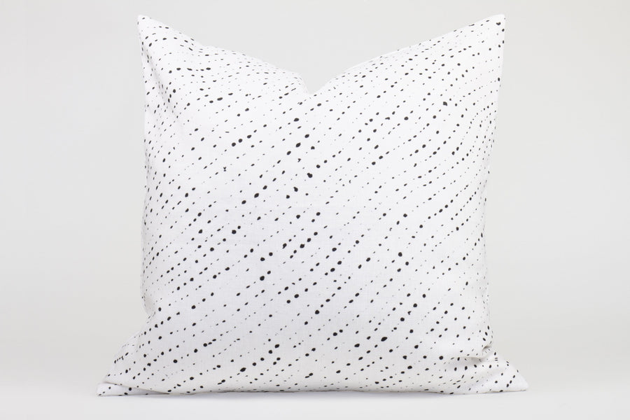 20” x 20” 100% linen reversible staccato nero shibori pillow in alabaster white