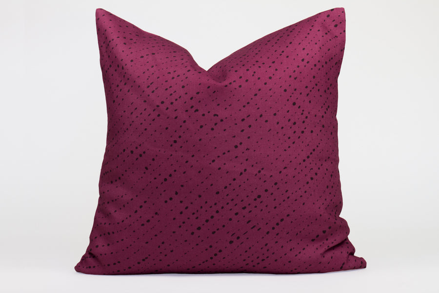 20” x 20” 100% linen reversible staccato nero shibori pillow in cerise pink20” x 20” 100% linen reversible staccato nero shibori pillow in cerise pink