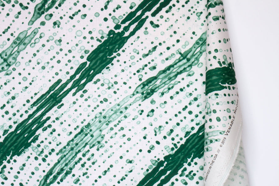 100% linen glissando shibori fabric with long fold in emerald green