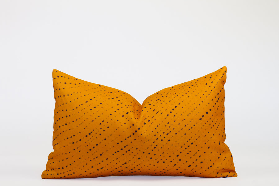 12” x 20” 100% linen reversible staccato nero shibori pillow in marigold yellow