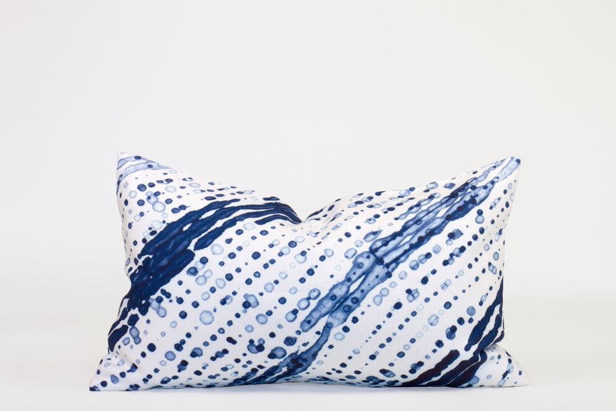 12” x 20” 100% linen reversible glissando shibori pillow in marine blue