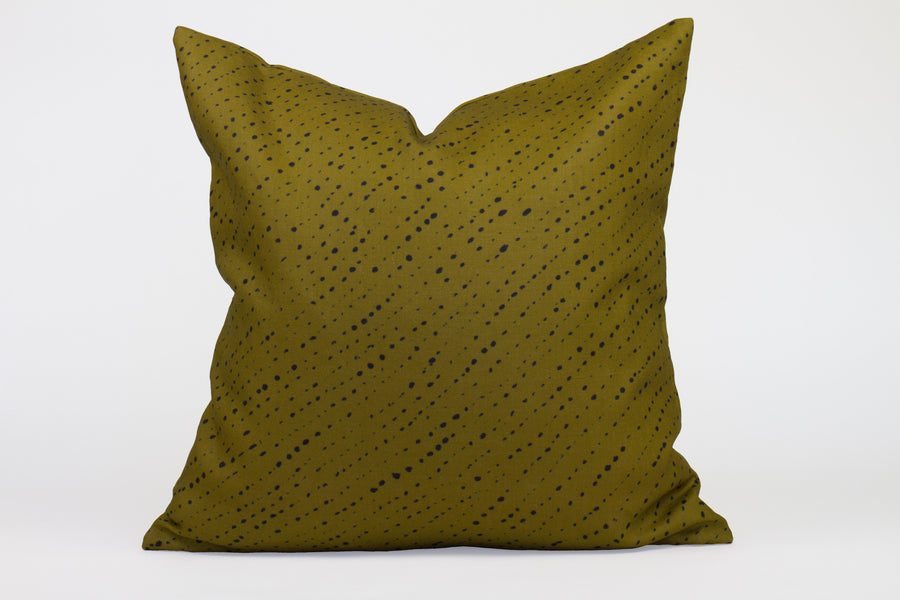 20” x 20” 100% linen reversible staccato nero shibori pillow in moss green