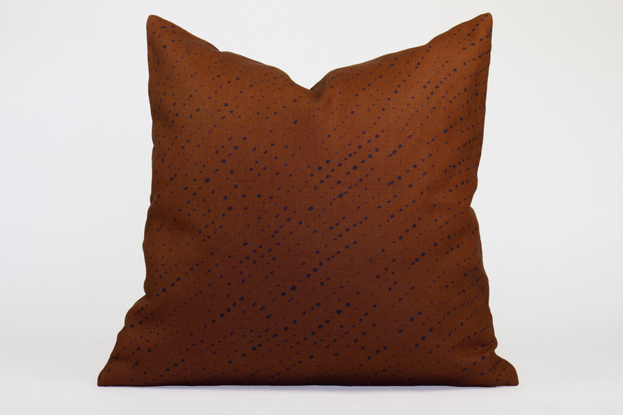 20” x 20” 100% linen reversible staccato nero shibori pillow in russet brown