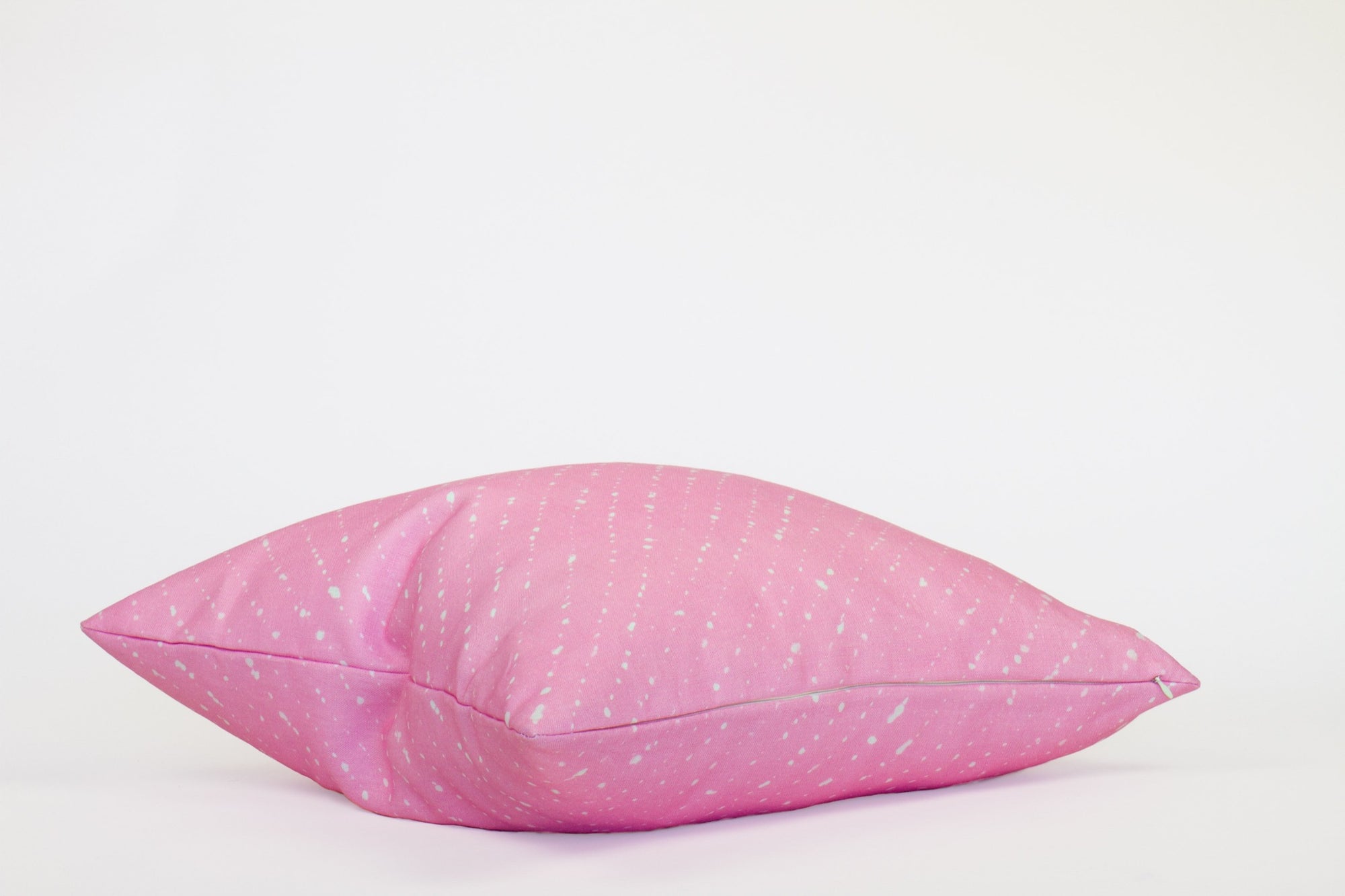 'Staccato Sbiancato' hand-dyed Shibori Carnation linen pillow cover 20" x 20" on its side
